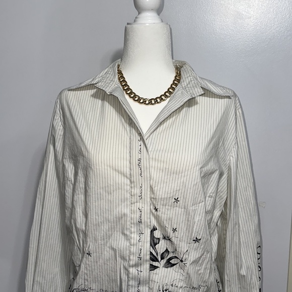 WOMEN’S PRINTED BUTTON DOWN SHIRT - Picture 3 of 10
